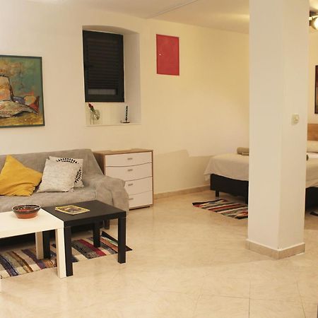 Street Garden Apartment Hvar Town Bagian luar foto
