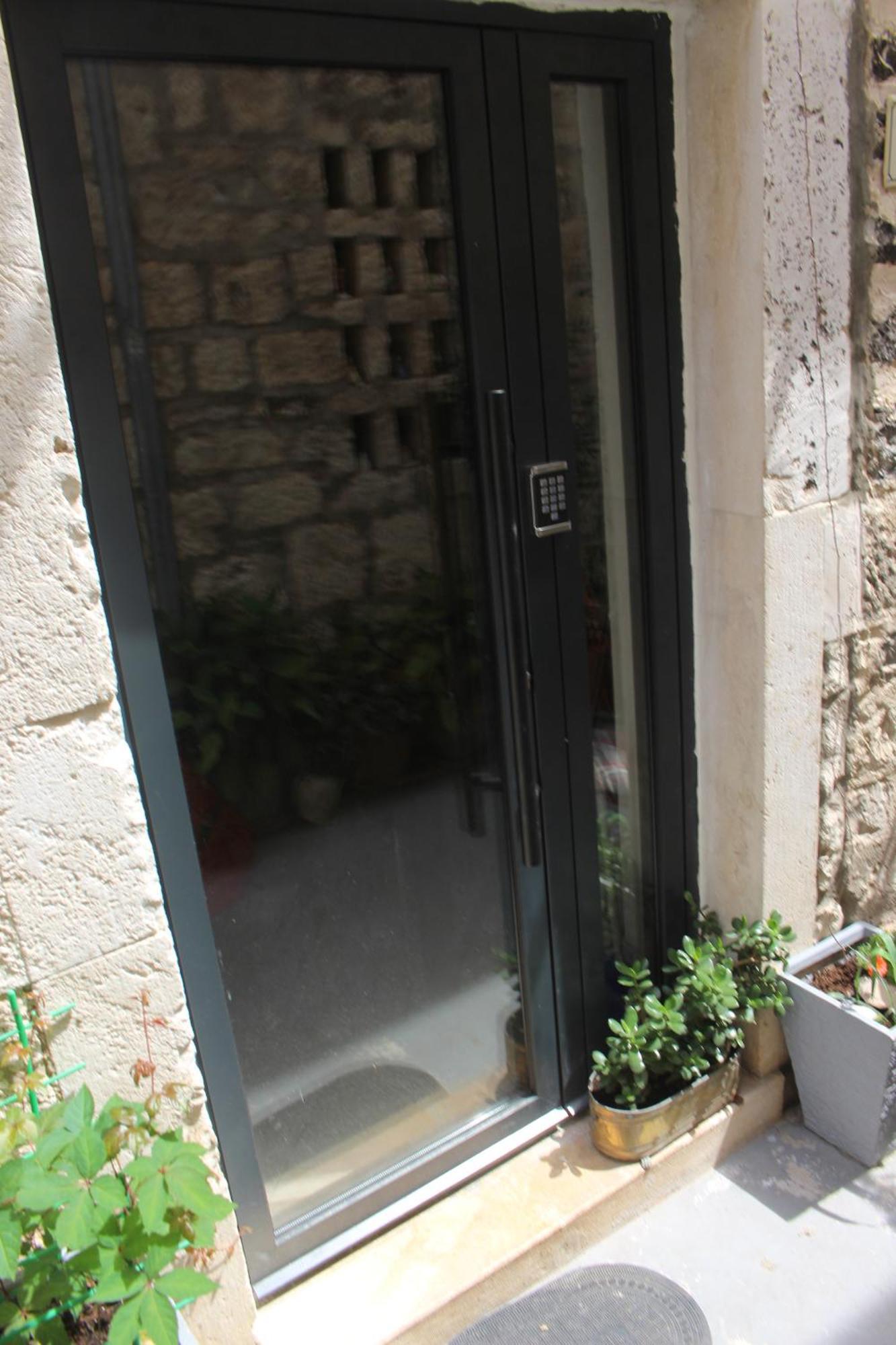 Street Garden Apartment Hvar Town Bagian luar foto