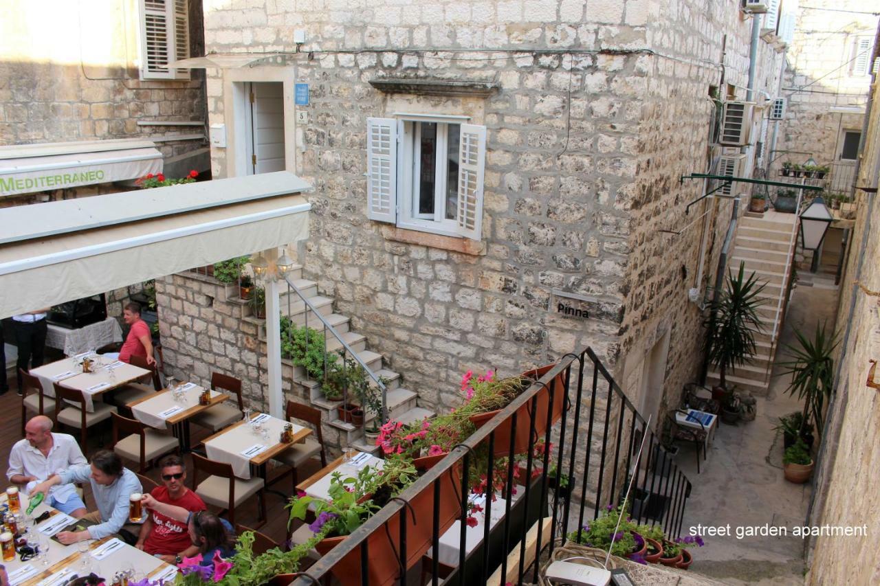 Street Garden Apartment Hvar Town Bagian luar foto